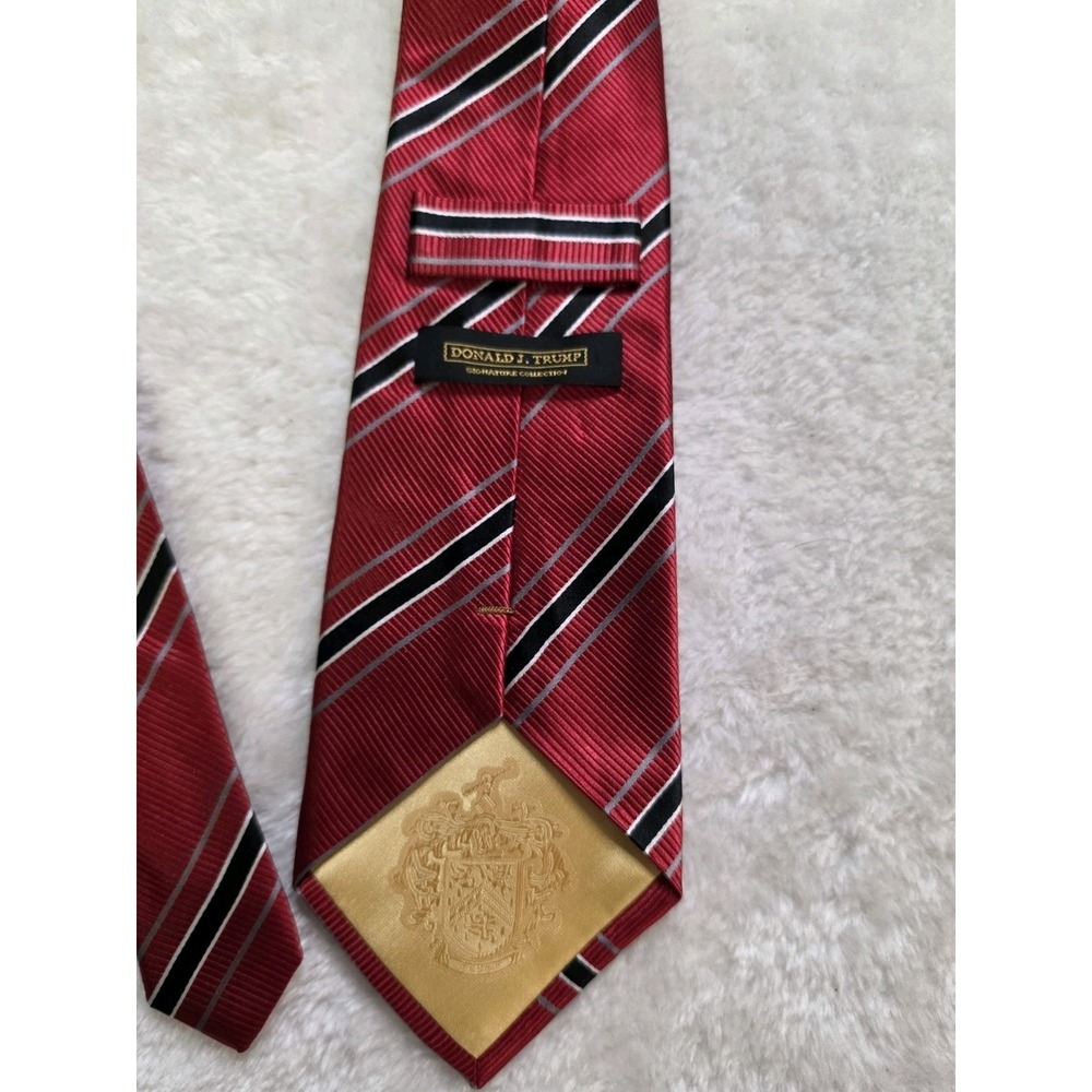 Donald J. Trump Signature Collection Tie Red Striped Silk‎ Luxury Necktie